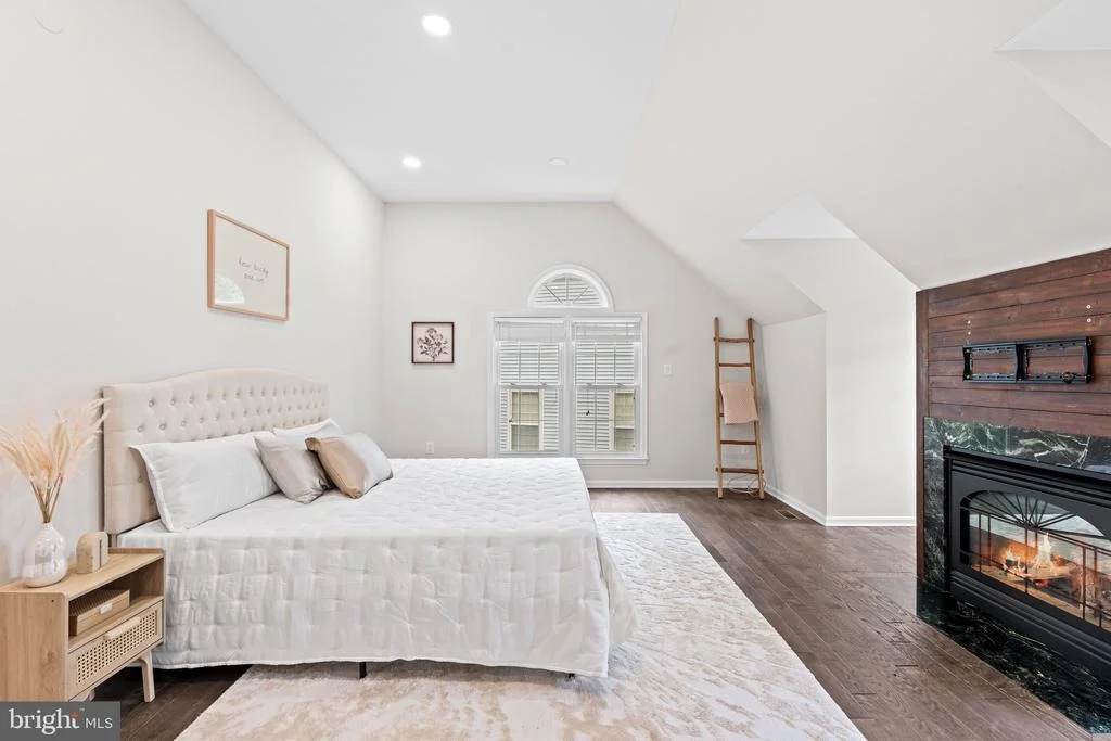 Photo of 6836 COMPTON HEIGHTS CIRCLE