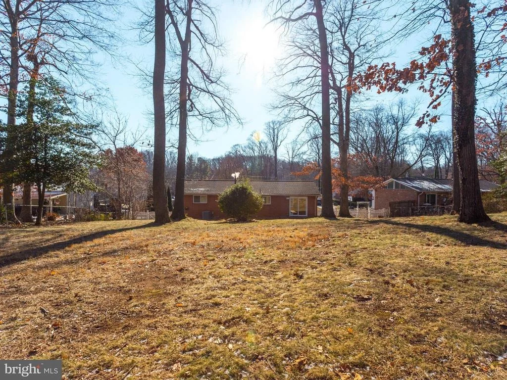 Photo of 8702 VICTORIA ROAD