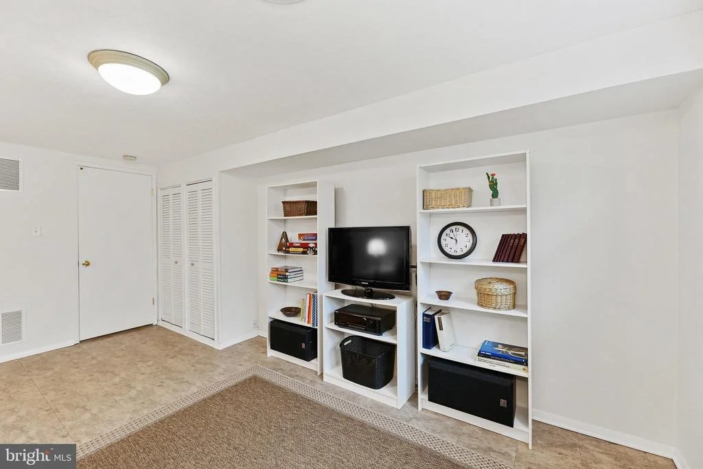 Photo of 4616 EXETER STREET