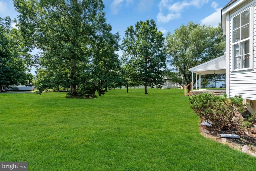Photo of 1055 HUNTINGDON DRIVE