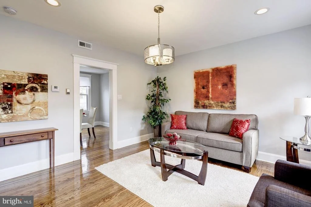 Photo of 3308 GLENMORE AVENUE