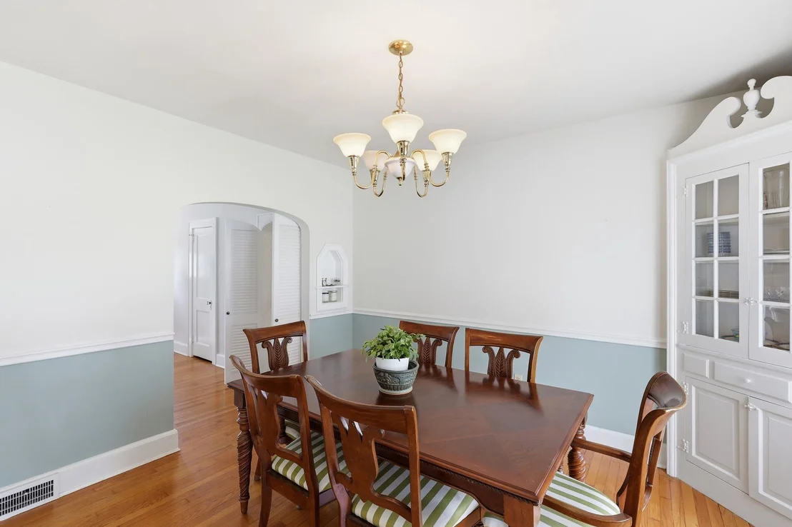 Photo of 727 N GOVERNORS AVENUE