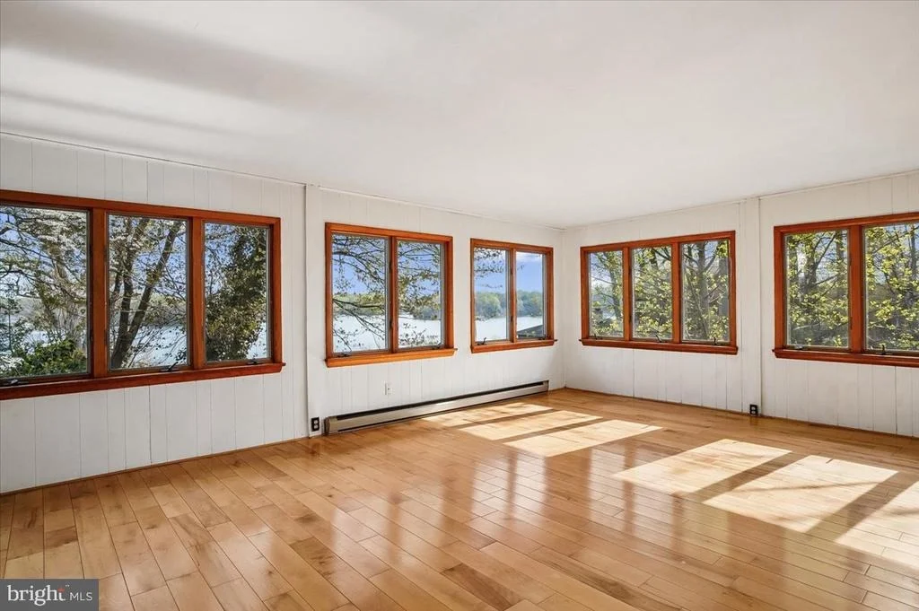 Photo of 322 CLOPSTON HILL
