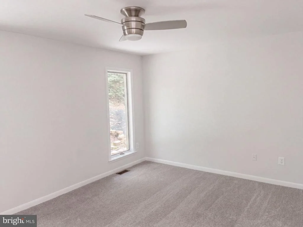Photo of 542 JONATHAN ROAD
