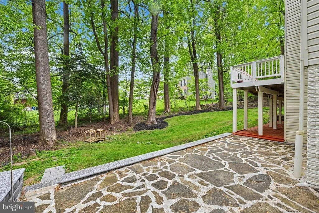 Photo of 8033 CREST ROAD
