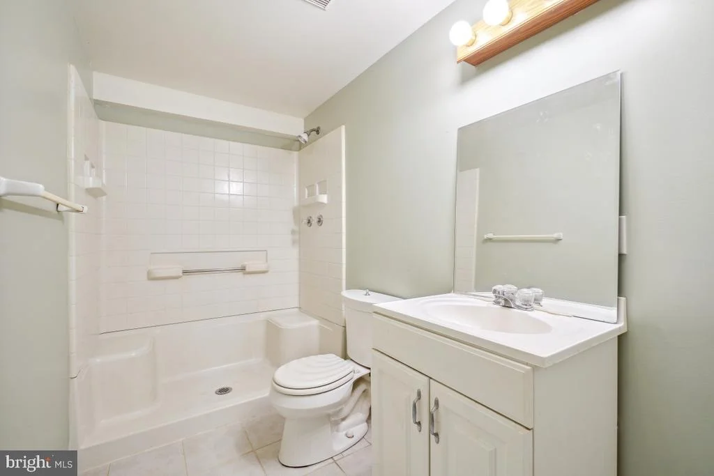 Photo of 17916 MUNCASTER ROAD