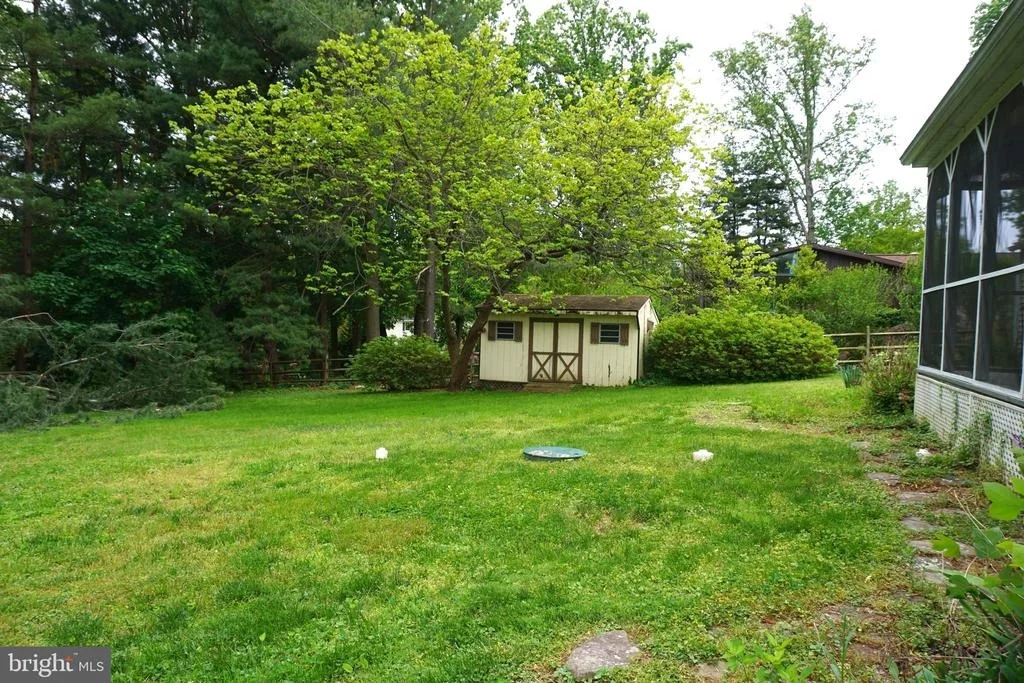 Photo of 1304 CHEZ COURT