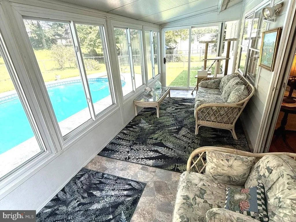 Photo of 17916 MUNCASTER ROAD