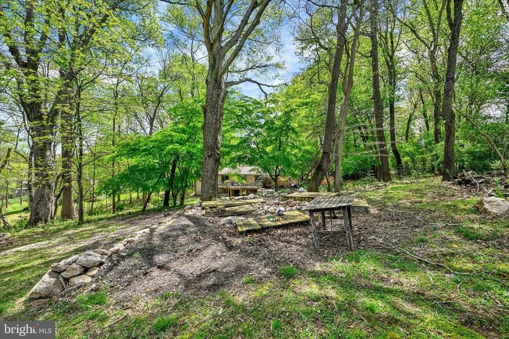 Photo of 6 DREW COURT