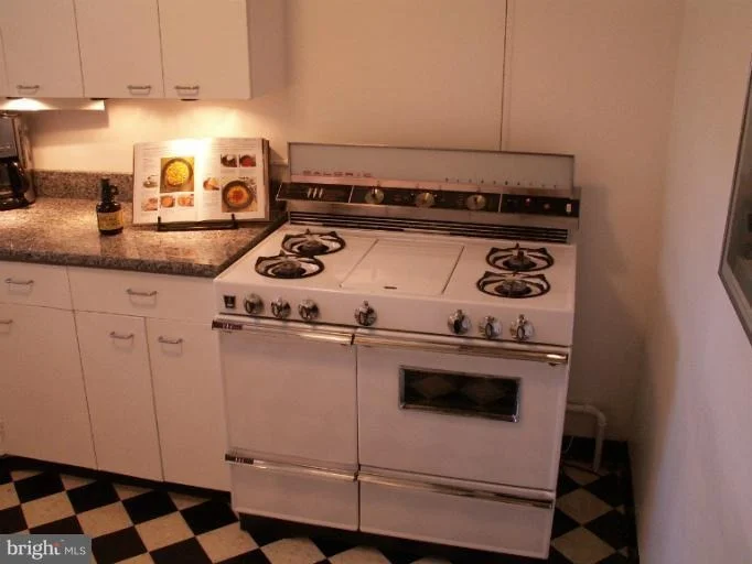 Photo of 7616 LYNN DRIVE