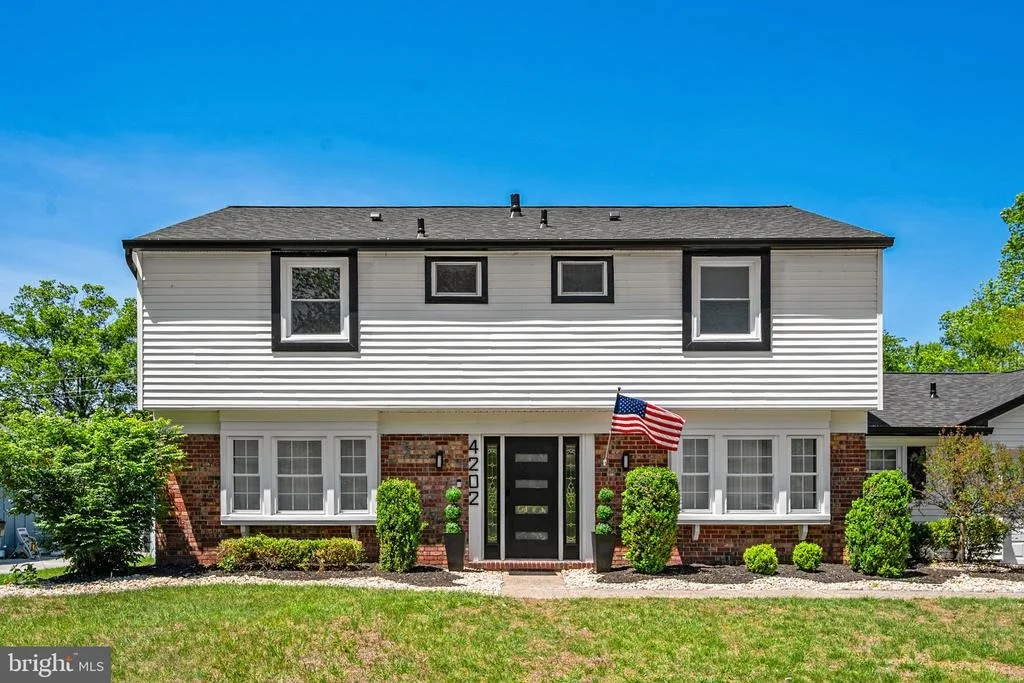 Photo of 4202 MINSTRELL LANE