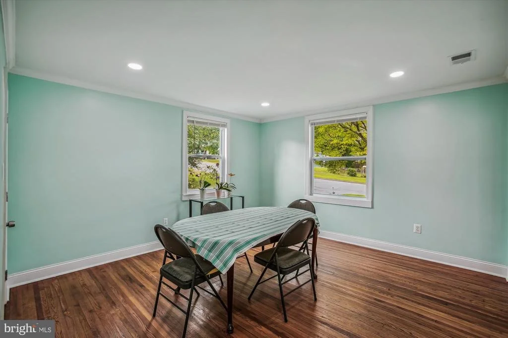 Photo of 904 OAK STREET