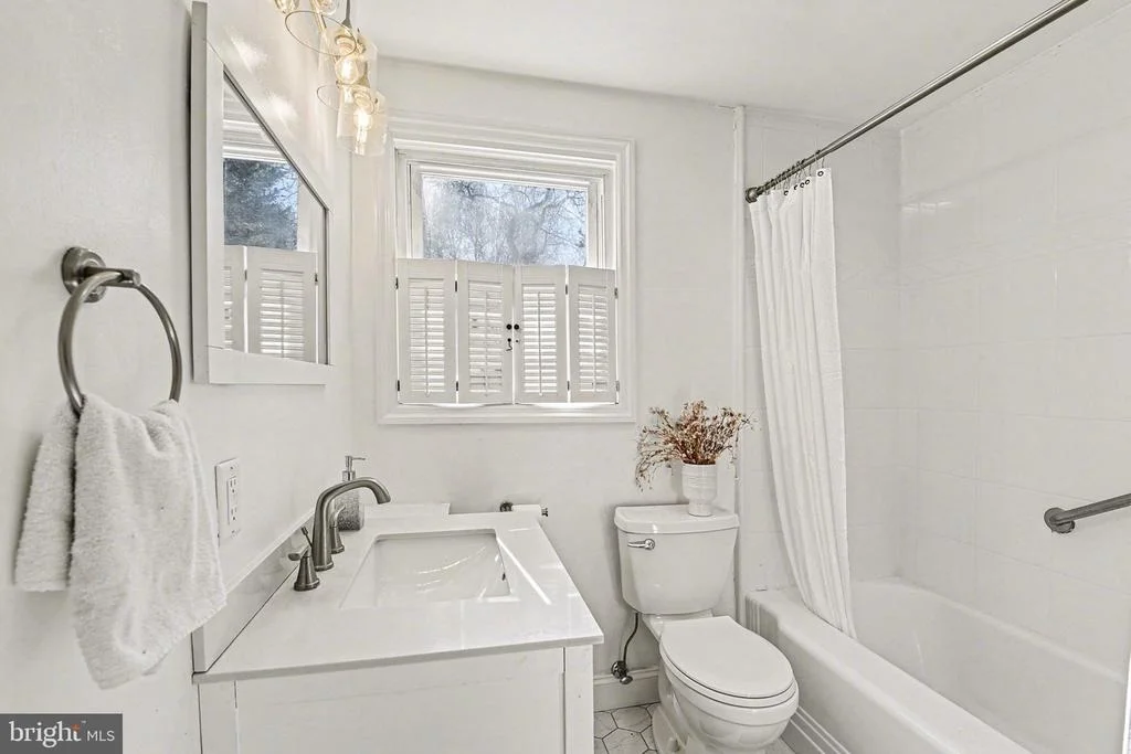 Photo of 3 MARBETH HILL