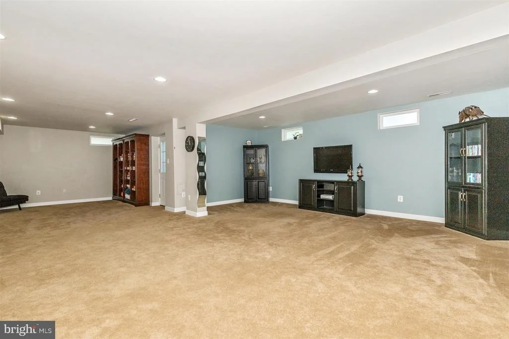 Photo of 610 GLENBROOK DRIVE