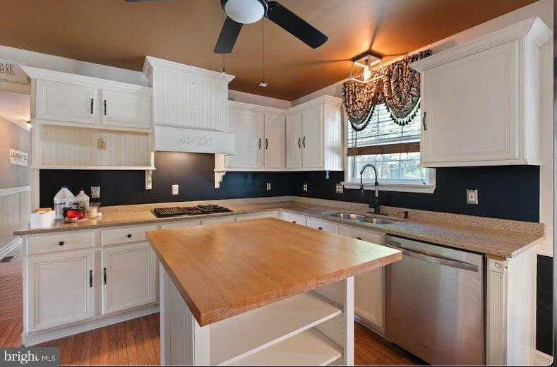 Photo of 338 CANVASBACK ROAD