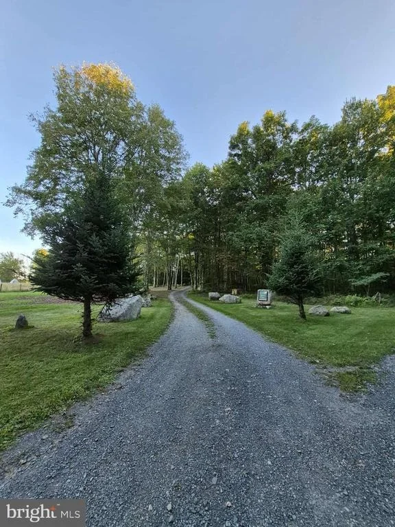 Photo of 415 NAZELROD ROAD