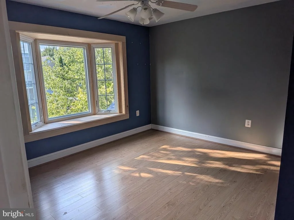 Photo of 823 WOODCREST LOOP
