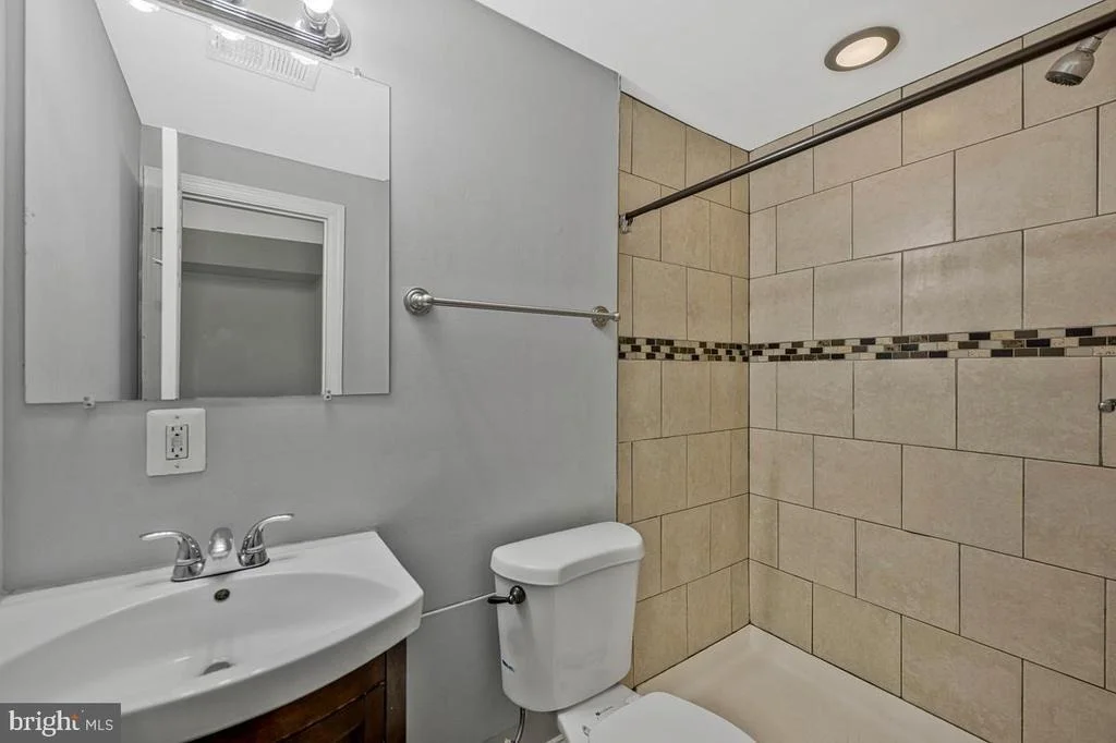 Photo of 409 UNIVERSITY DRIVE