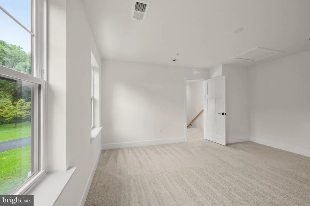 Photo of 2175 GLENCREST CIRCLE