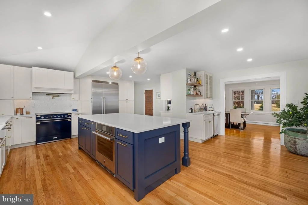 Photo of 1138 MAYO ROAD