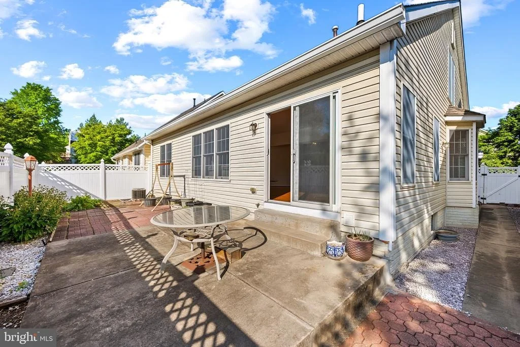Photo of 1002 EASTBOURNE COURT