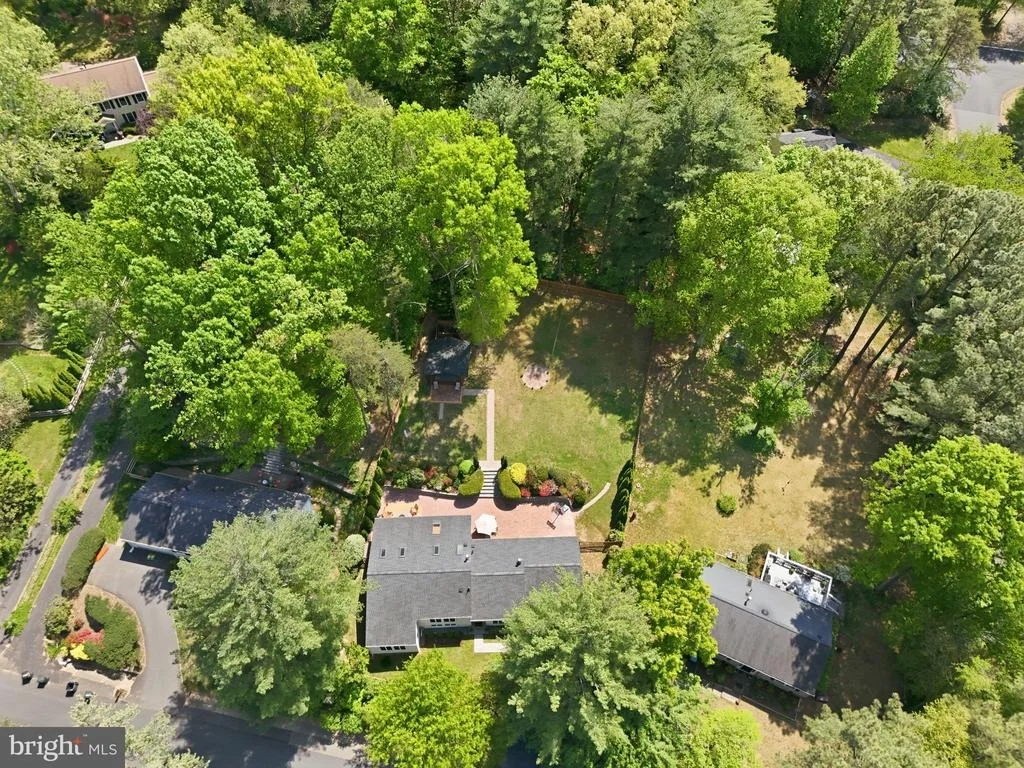 Photo of 10929 HOWLAND DRIVE