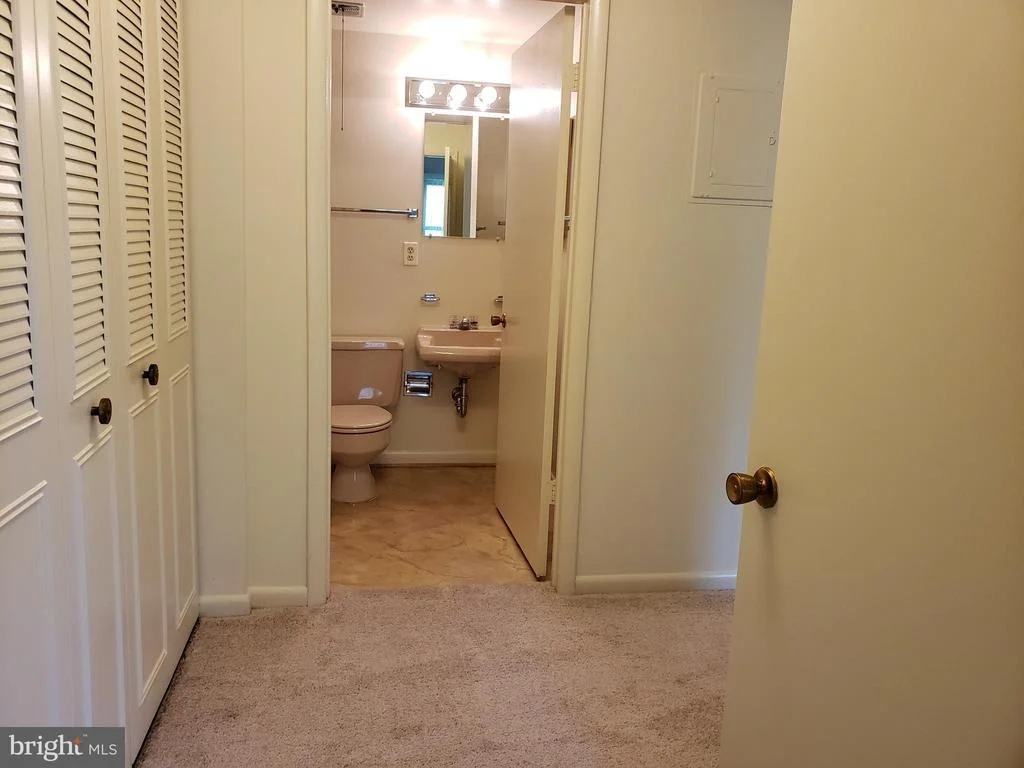 Photo of Unit 71B at 3600 GLENEAGLES DRIVE