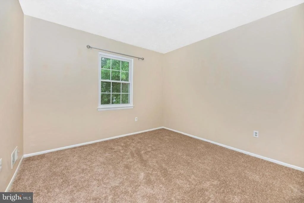 Photo of 484 HILLCREST DRIVE