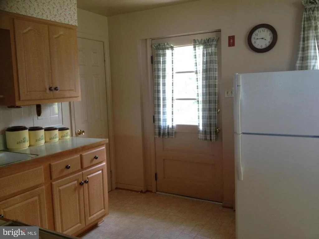 Photo of 20545 WATERLOO LANE