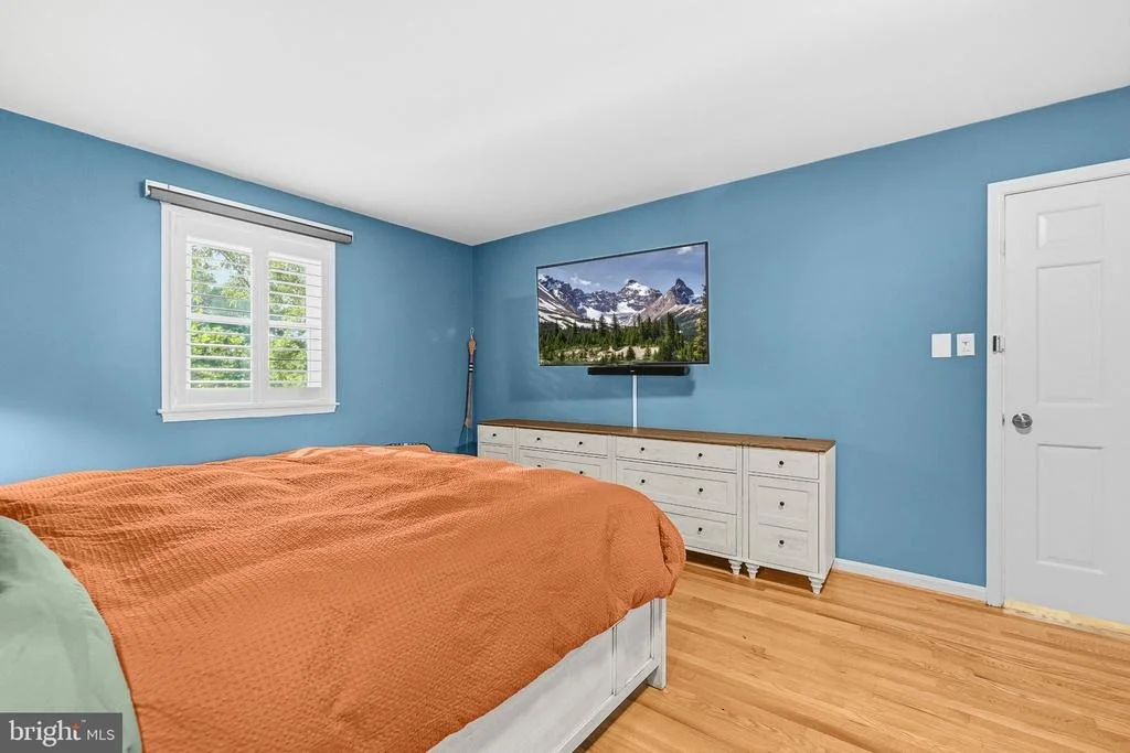 Photo of 6640 PARK HALL DRIVE