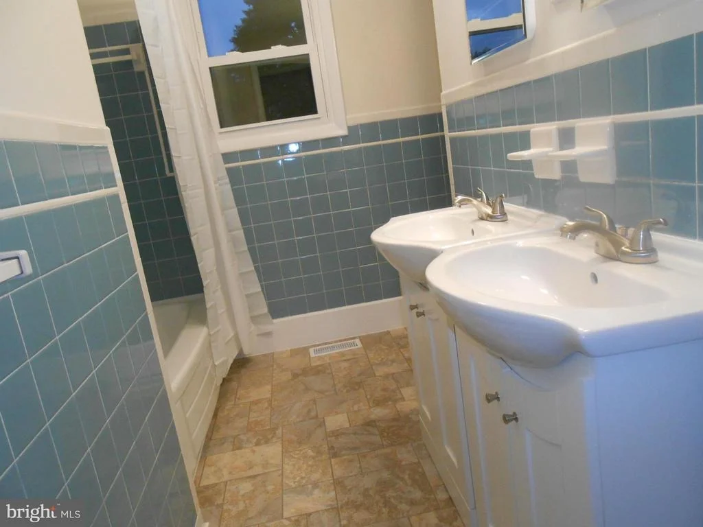 Photo of 6212 APPLETOWN ROAD