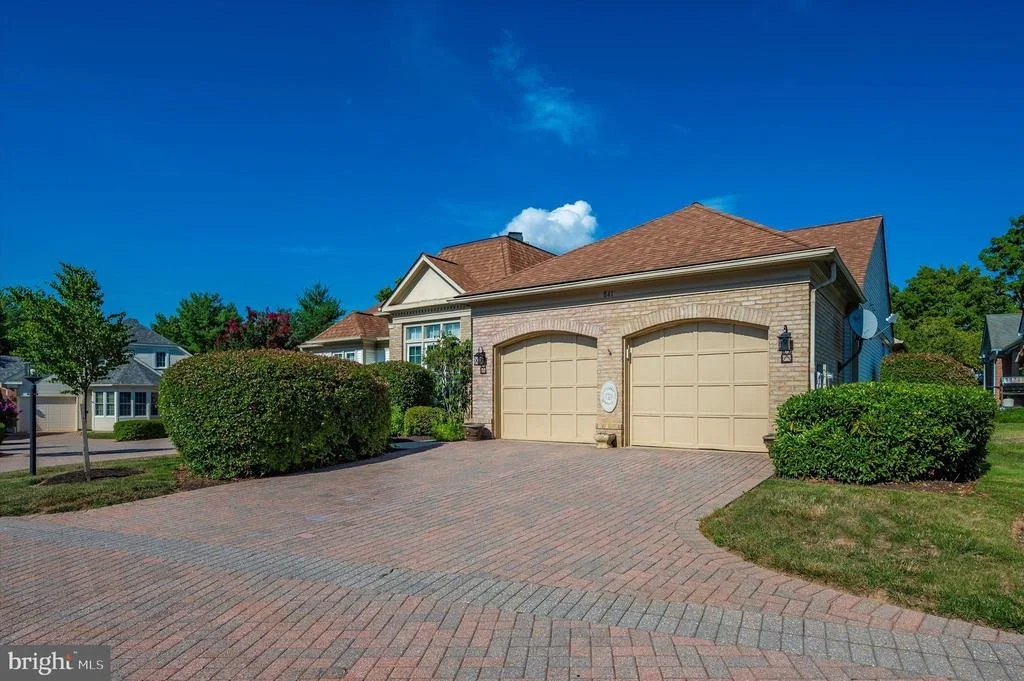 Photo of 841 DUNBROOKE COURT