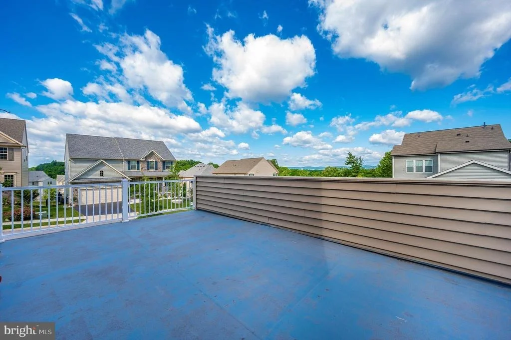 Photo of 8420 CLIFFVIEW LANE