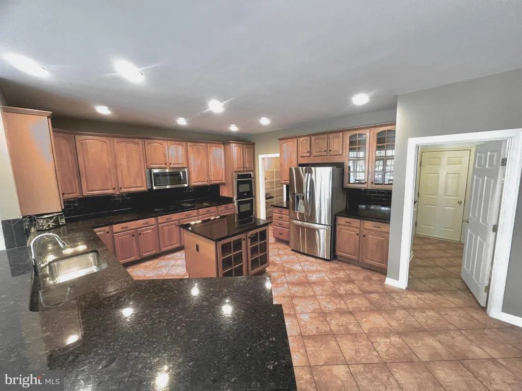 Photo of 9116 BOWLING GREEN DRIVE