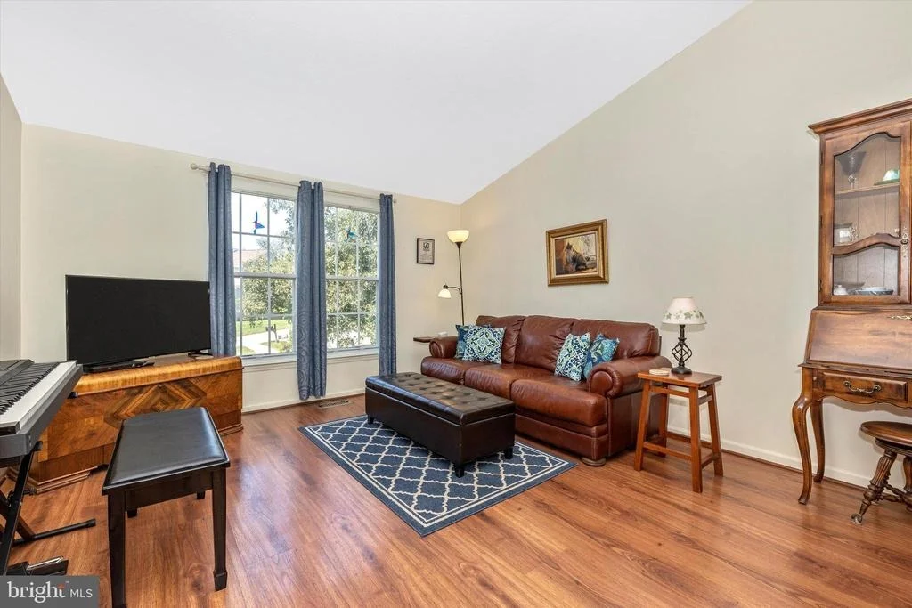 Photo of 1001 CHINABERRY DRIVE