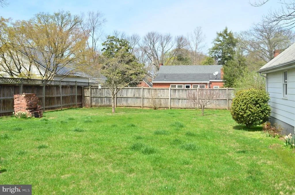 Photo of 9016 QUARRY STREET
