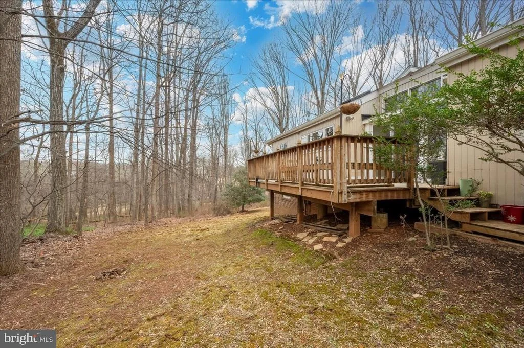 Photo of 10101 LLOYD ROAD