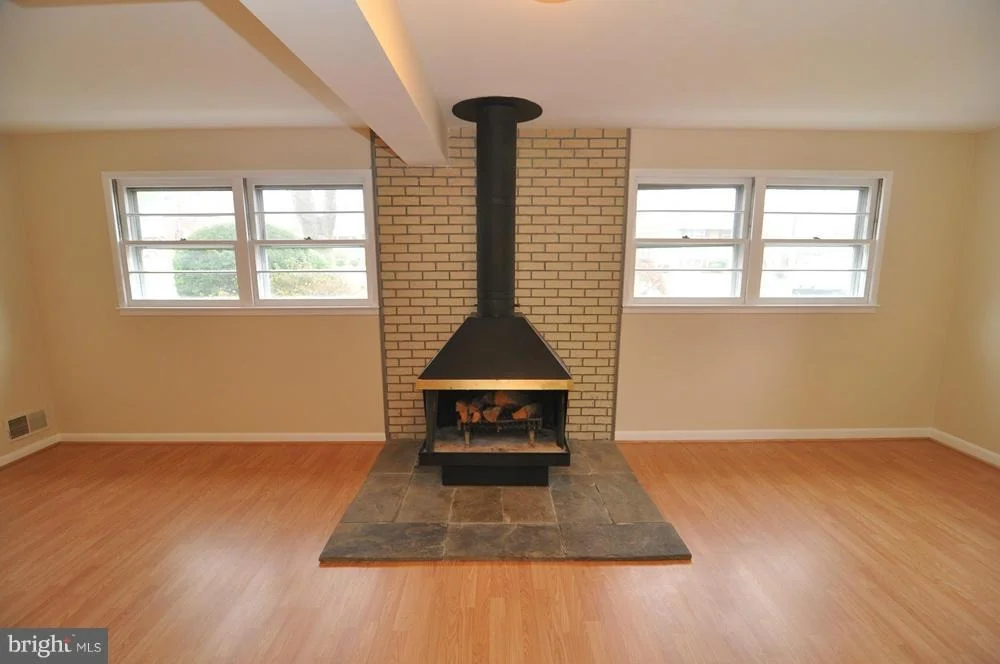 Photo of 6504 DRYDEN DRIVE
