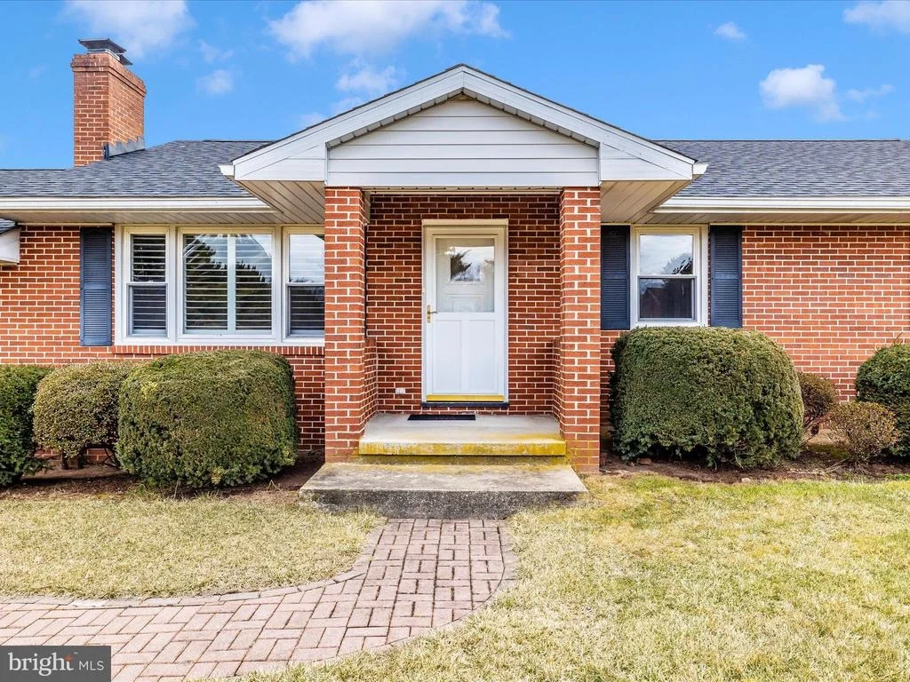 Photo of 9484 POCONO DRIVE