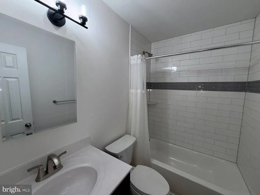 Photo of 7905 CHALICE ROAD