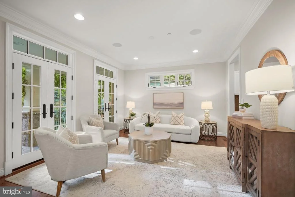 Photo of 6314 WALHONDING ROAD