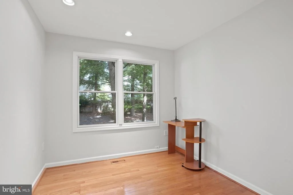 Photo of 1410 FALLSWOOD DRIVE