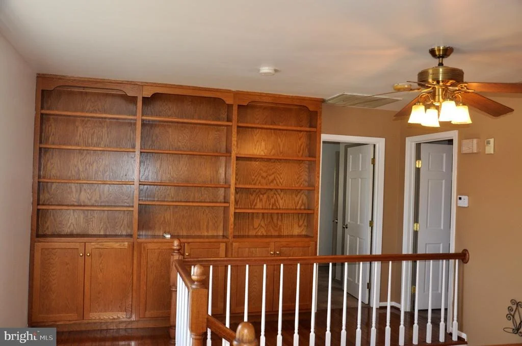 Photo of 1369 OUTER DRIVE