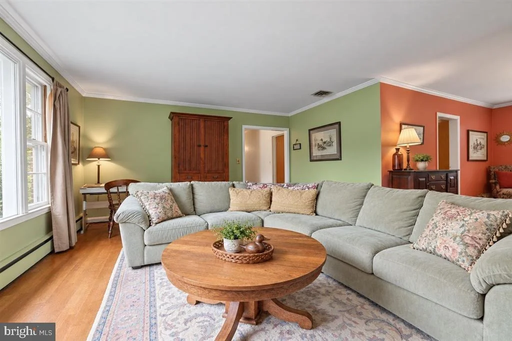 Photo of 1221 DULANEY VALLEY ROAD