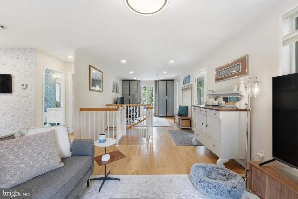Photo of 9109 BRADFORD ROAD