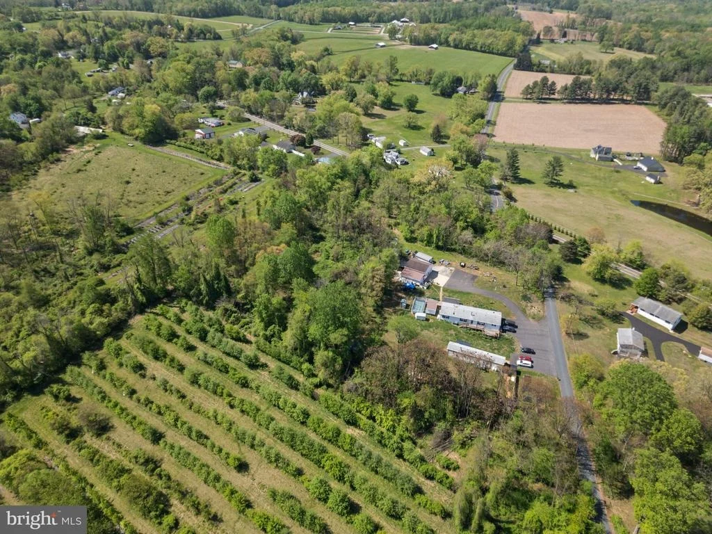 Photo of 2302 CASTLETON ROAD