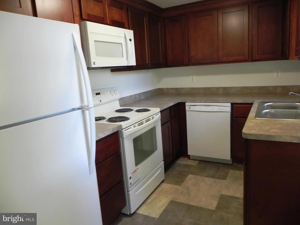 Photo of 4011 MIDLAND ROAD