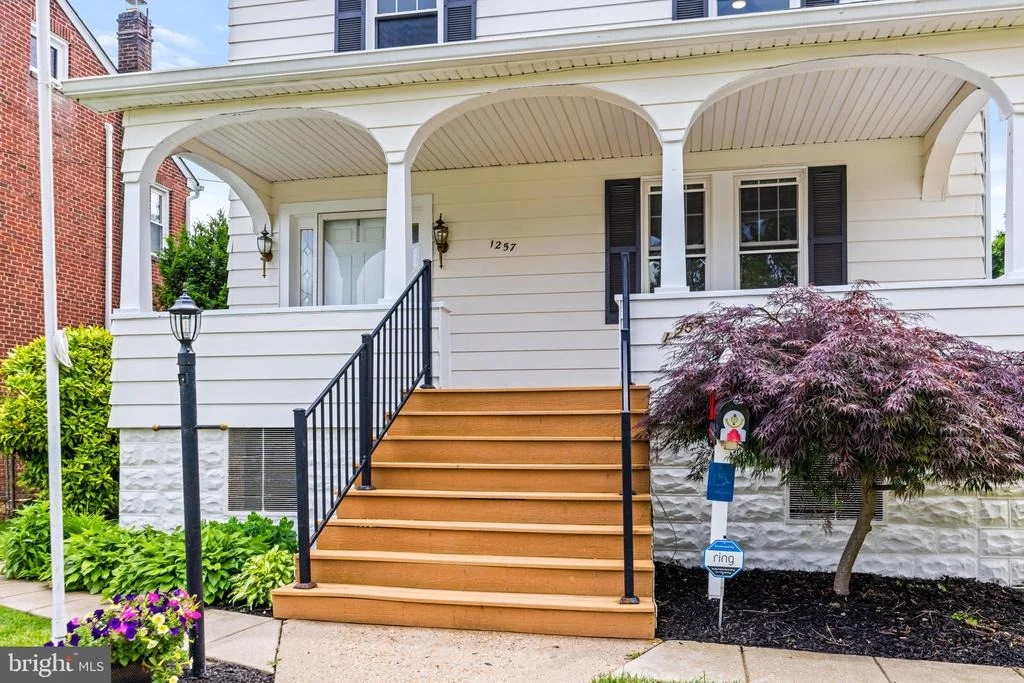 Photo of 1257 CIRCLE DRIVE