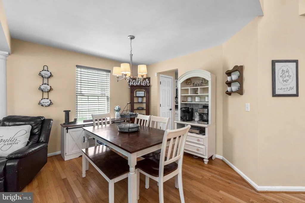Photo of 814 WELLESLEY COURT