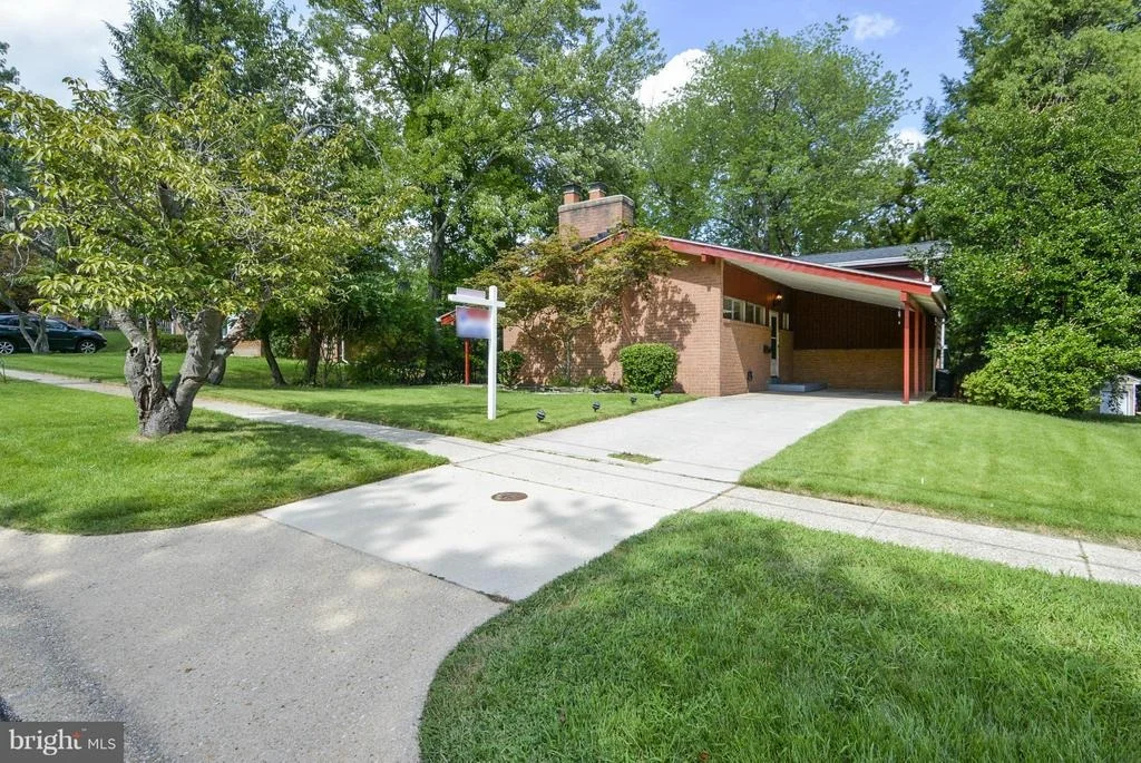 Photo of 11407 CLOVERHILL DRIVE